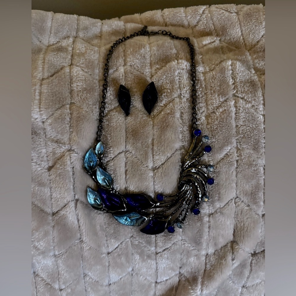 Elegant Blue and Silver Necklace and Earring Set